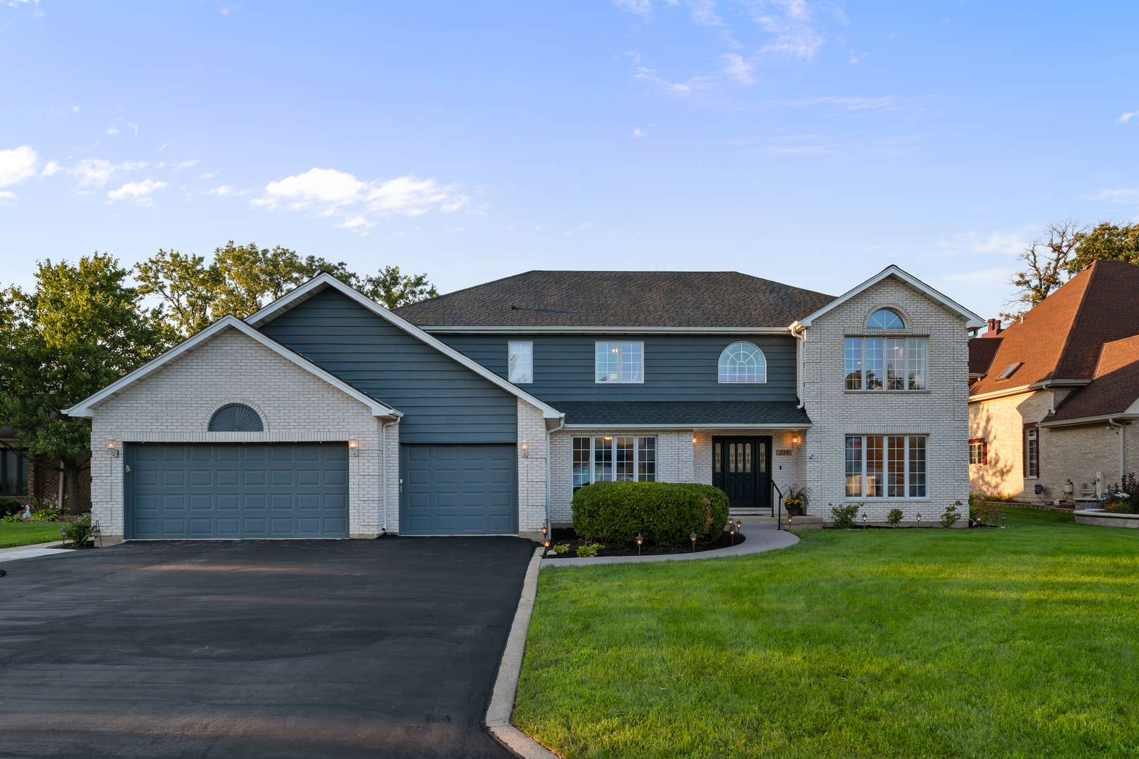 17W210 Massel Court — photo