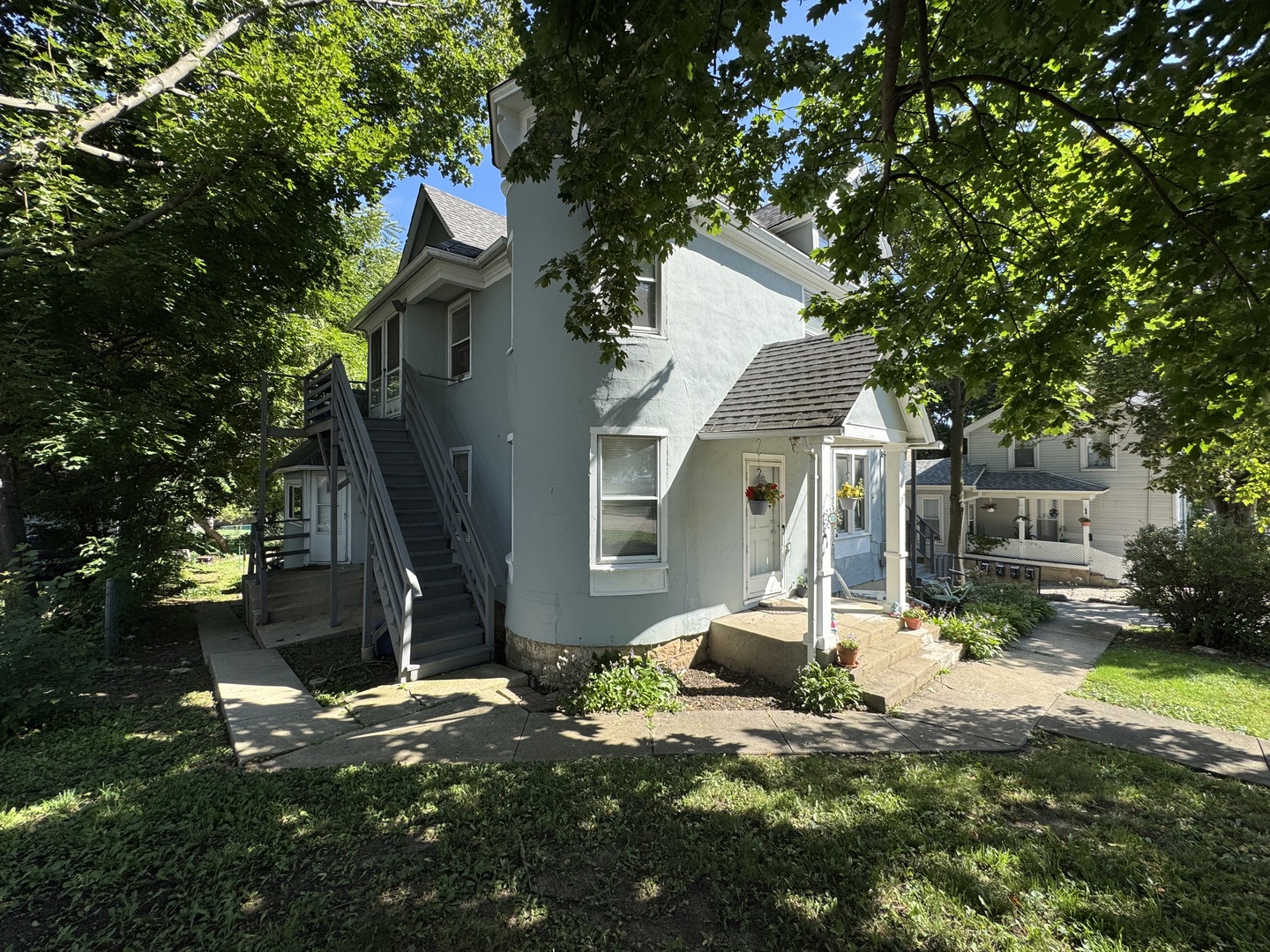 137 E Washington Street 1R — photo