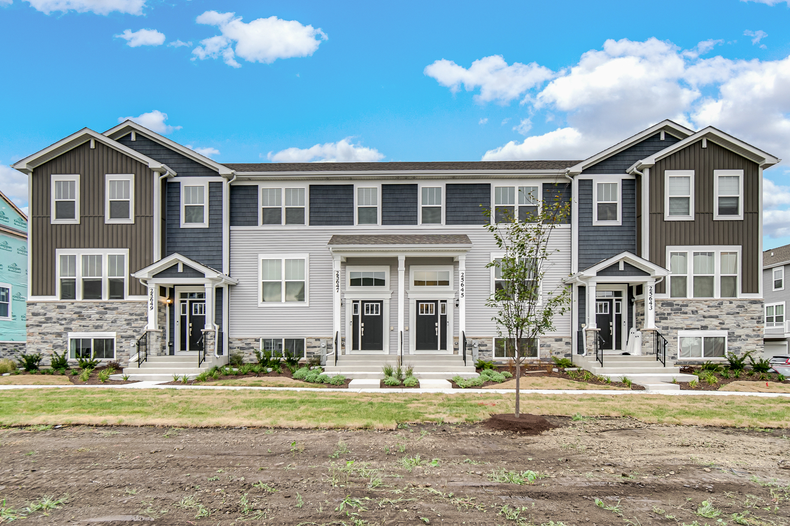 25647 W Wakefield Drive — photo