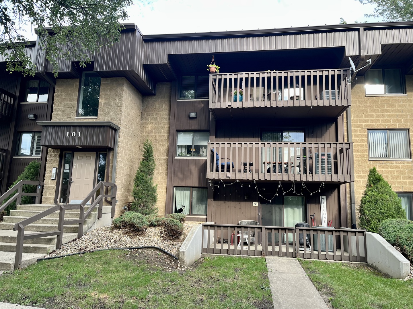 101 Caterpillar Drive 2C — photo