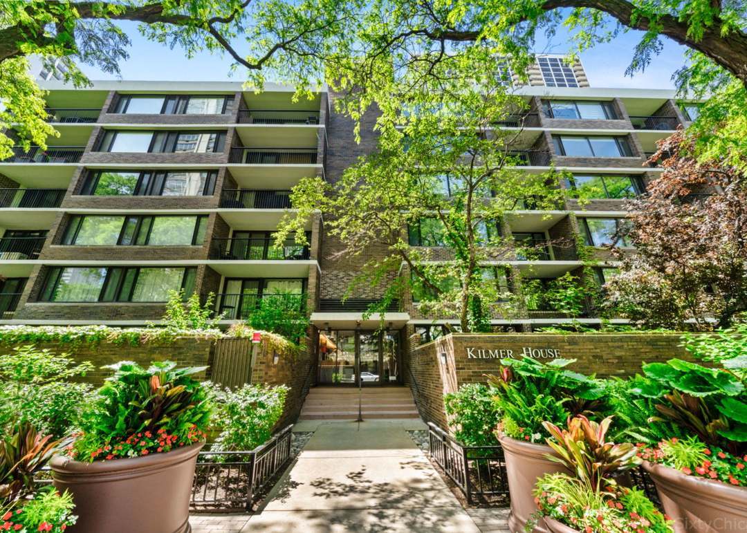 1555 N Sandburg Terrace Unit 201 — photo