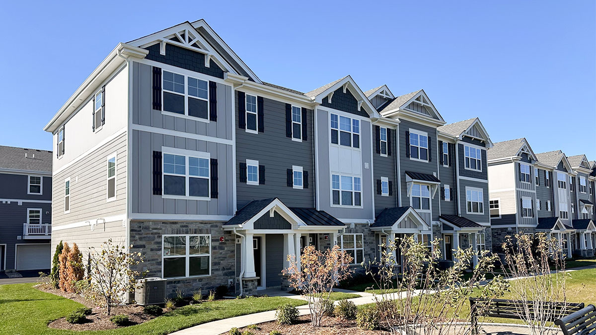412 Lakeshore Court — photo