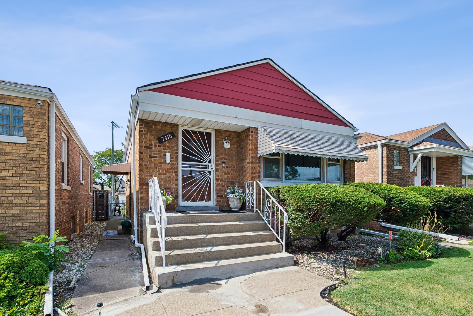 7418 S Maplewood Avenue — photo