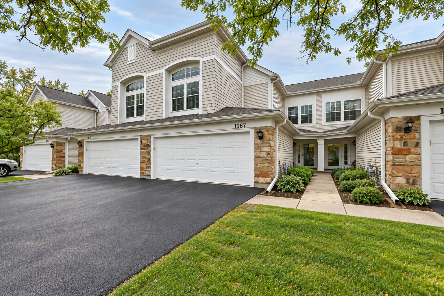 1187 Bristol Lane — photo