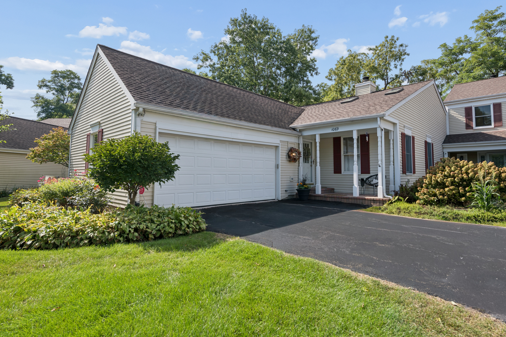1069 Devonshire Avenue, Naperville, IL 60540 — photo 2