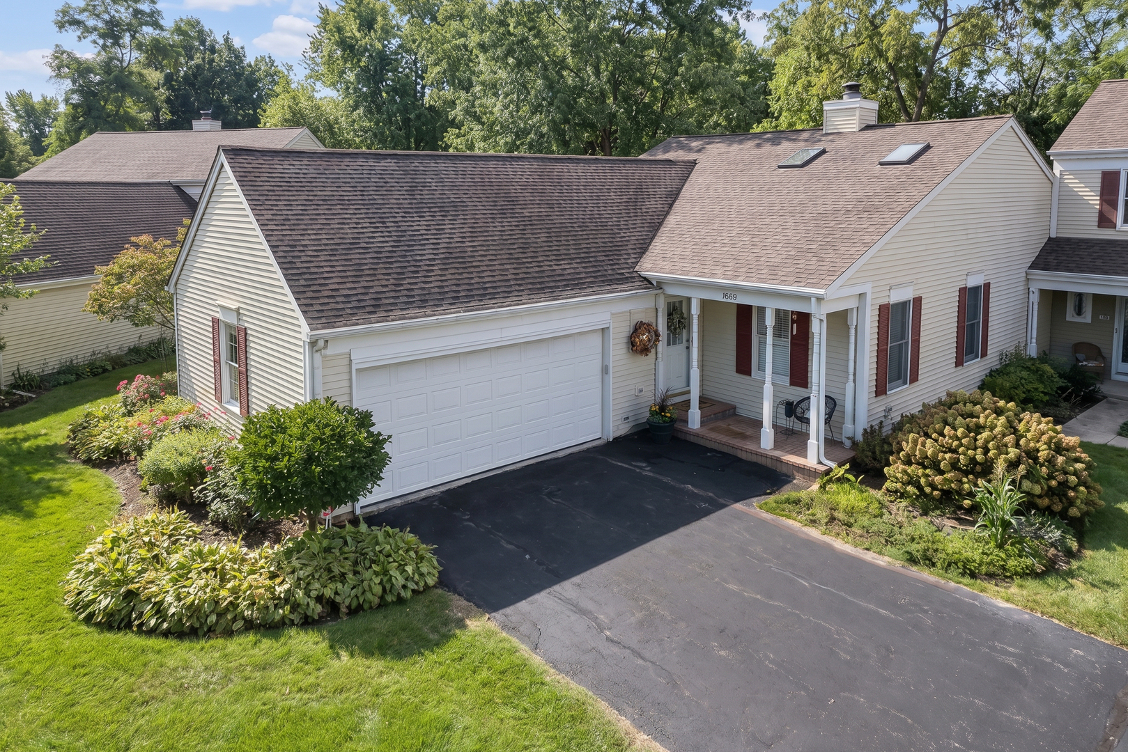 1069 Devonshire Avenue, Naperville, IL 60540 — photo 3