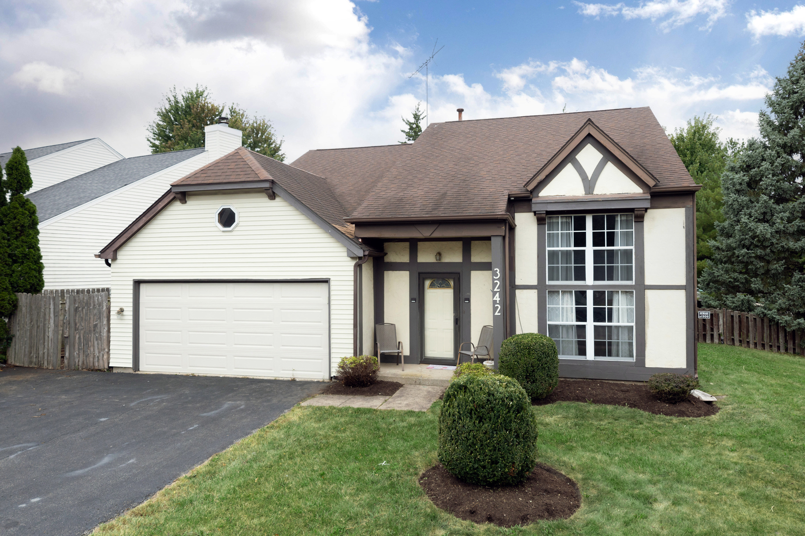 3242 Gresham Lane E Lane — photo