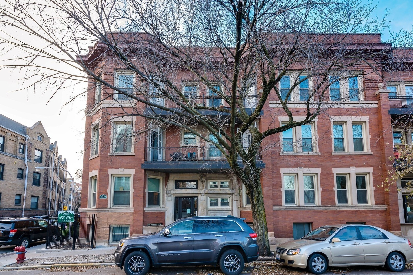 4114 N Clarendon Avenue G — photo