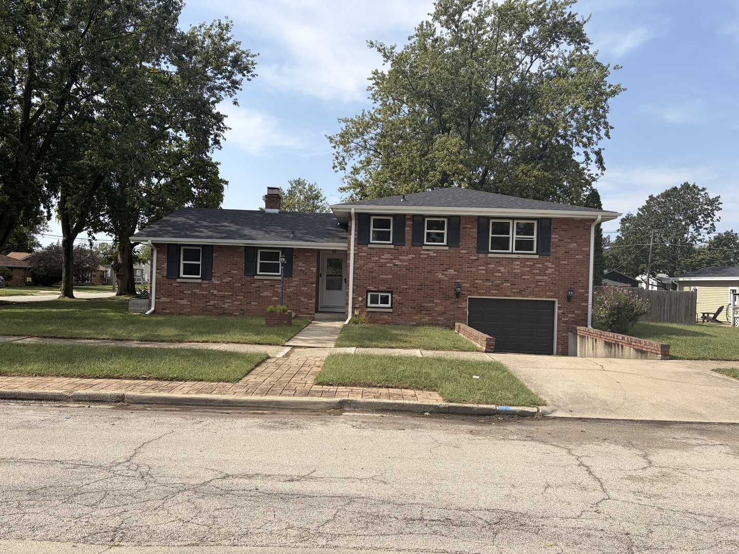 495 S Prairie Avenue — photo