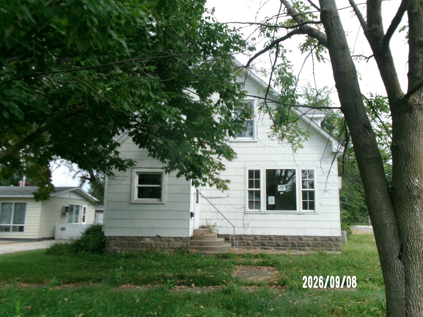 402 W Chestnut Street — photo