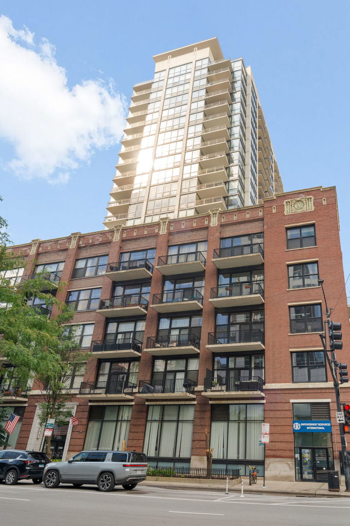210 S Desplaines Street Unit 1901 — photo