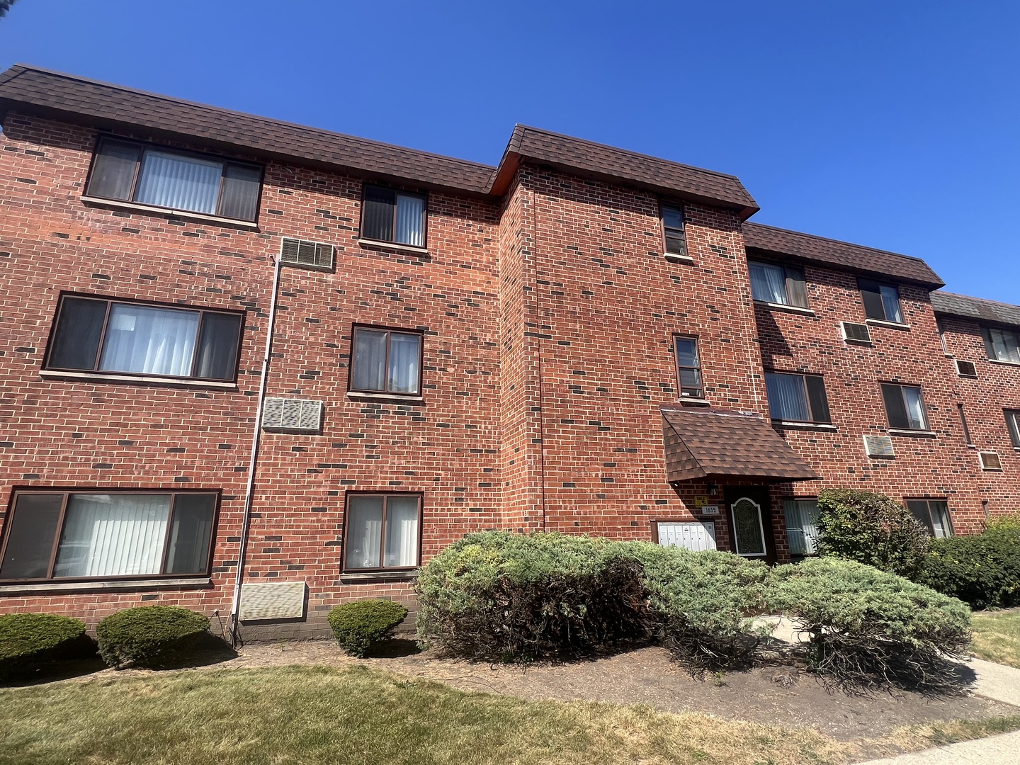1852 S Anna Marie Drive 303 — photo