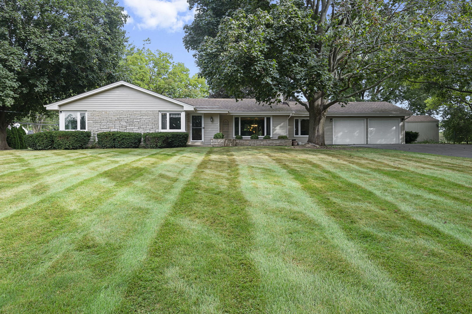11518 Algonquin Road — photo