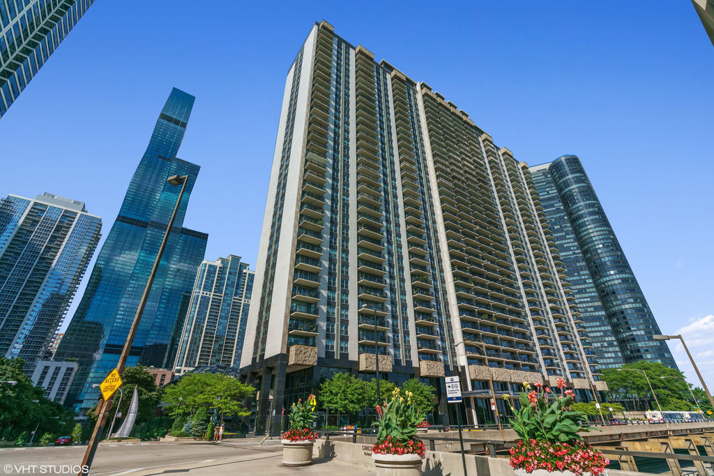 400 E Randolph Street Unit 1123 — photo