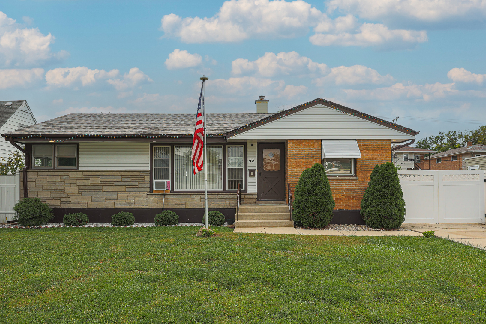 65 Victoria Drive — photo