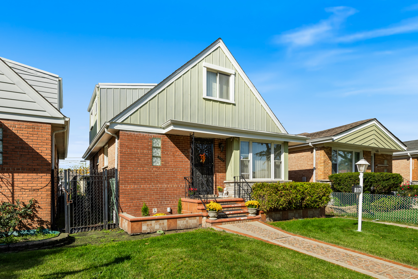 Home in Chicago, IL 60620 — photo 2