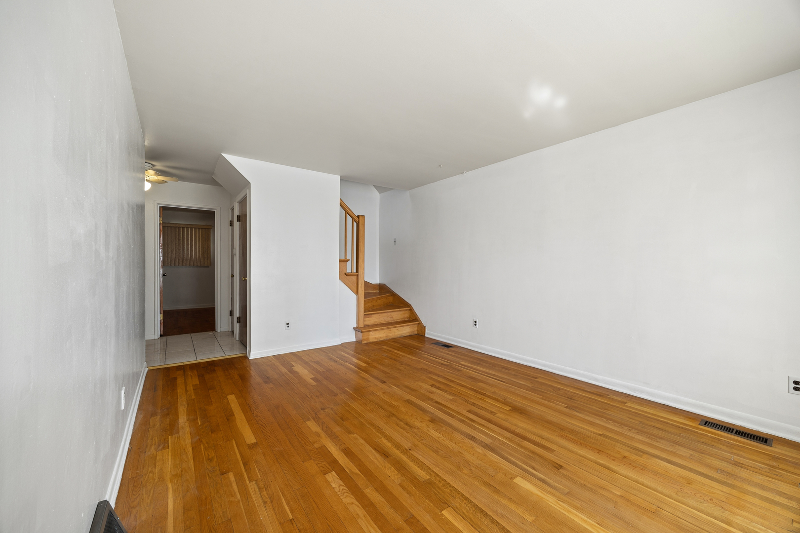 Home in Chicago, IL 60620 — photo 3