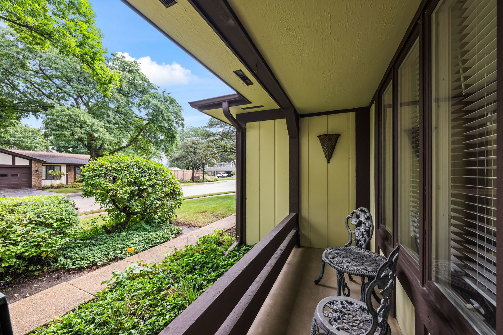Home in Glenview, IL 60025 — photo 2