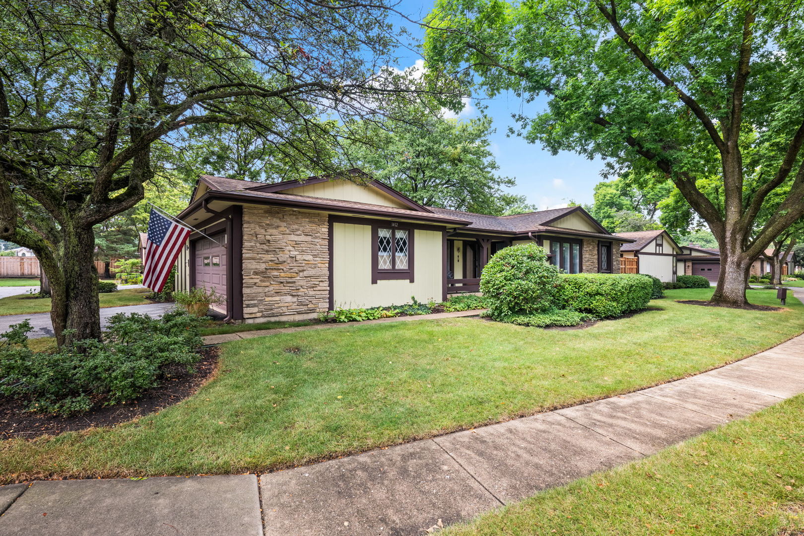 Home in Glenview, IL 60025 — photo 3
