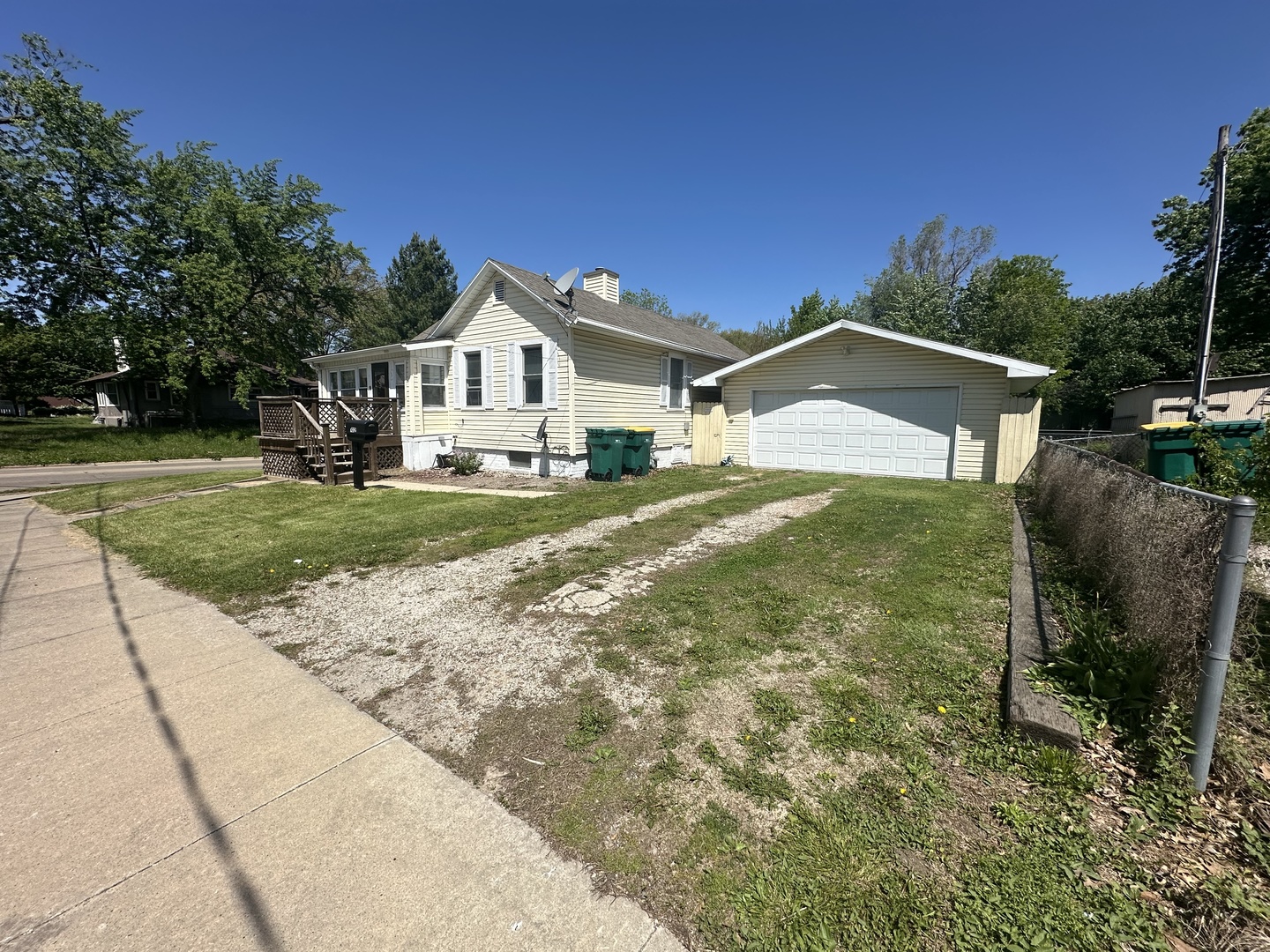 102 E Grove Street — photo