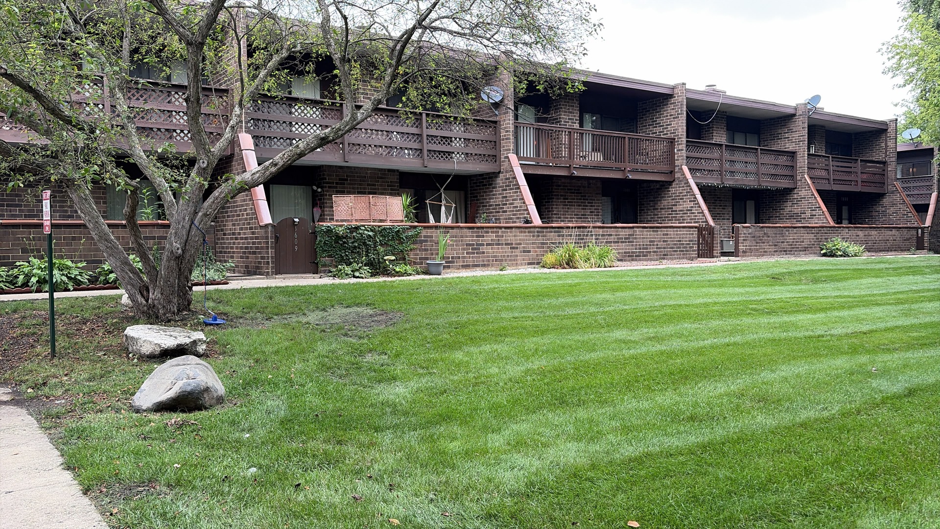1607 Kenneth Circle 1607 — photo