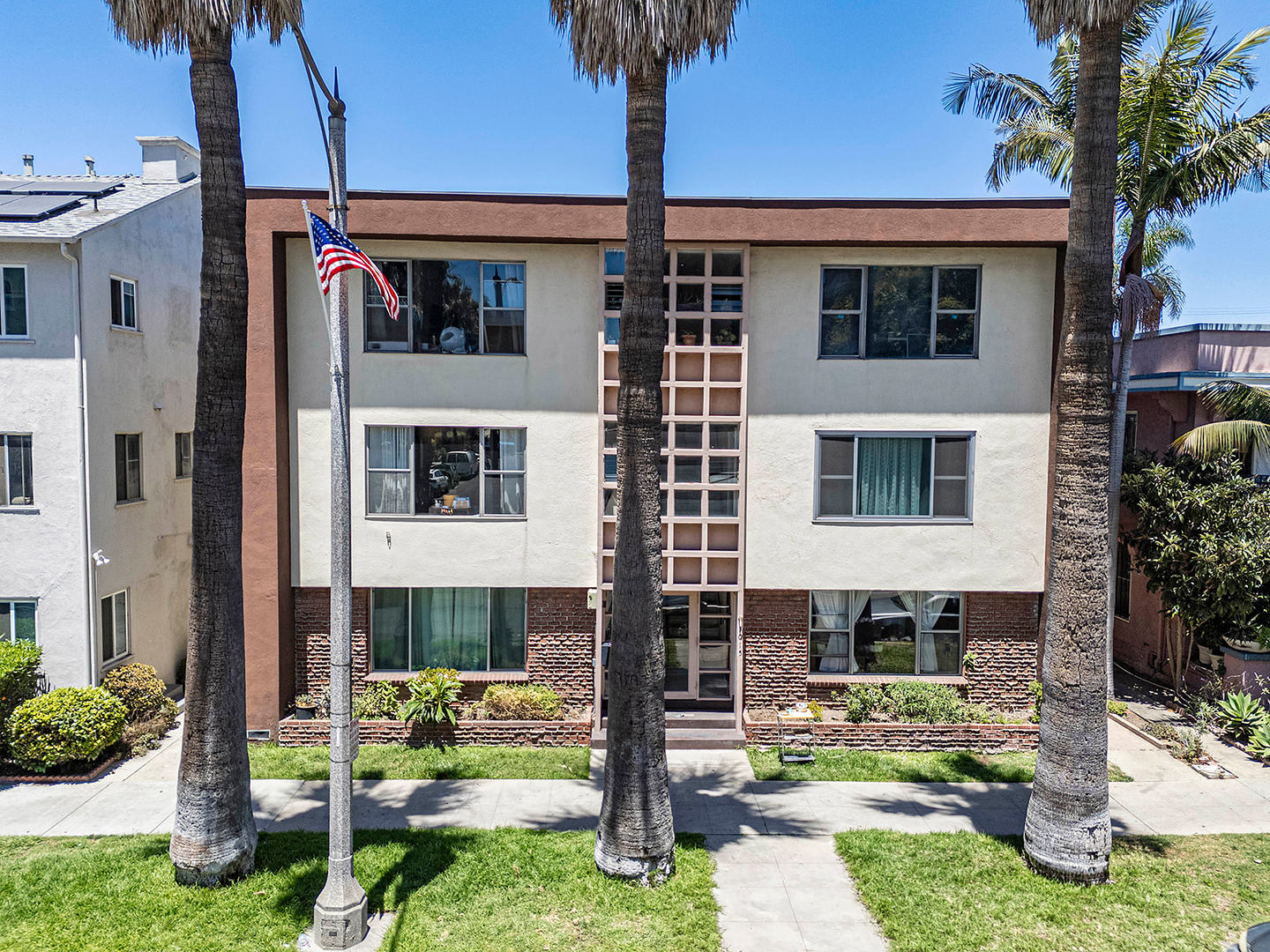1015 E Ocean Boulevard 12 — photo
