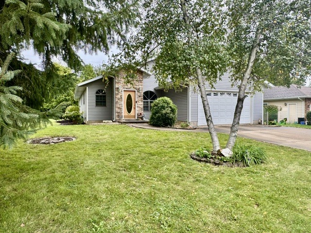 17 Heather Drive — photo