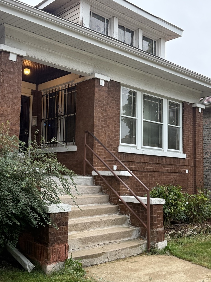 6411 S Rockwell Street — photo