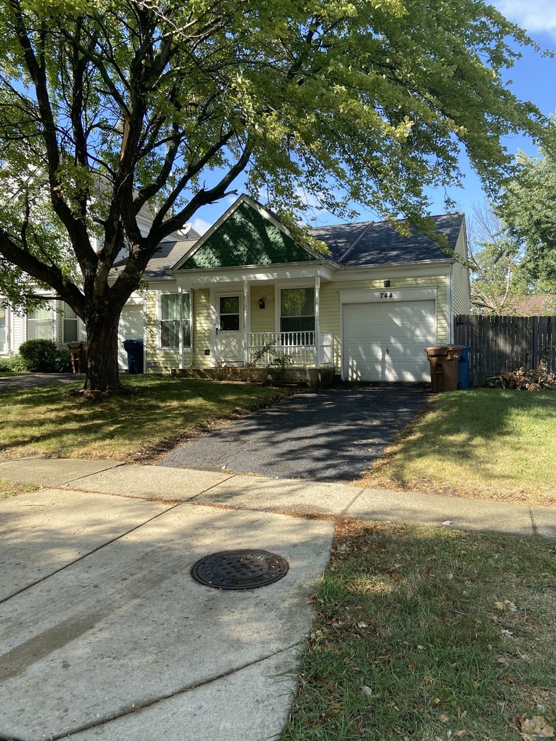 Home in Glendale Heights, IL 60139 — photo 2