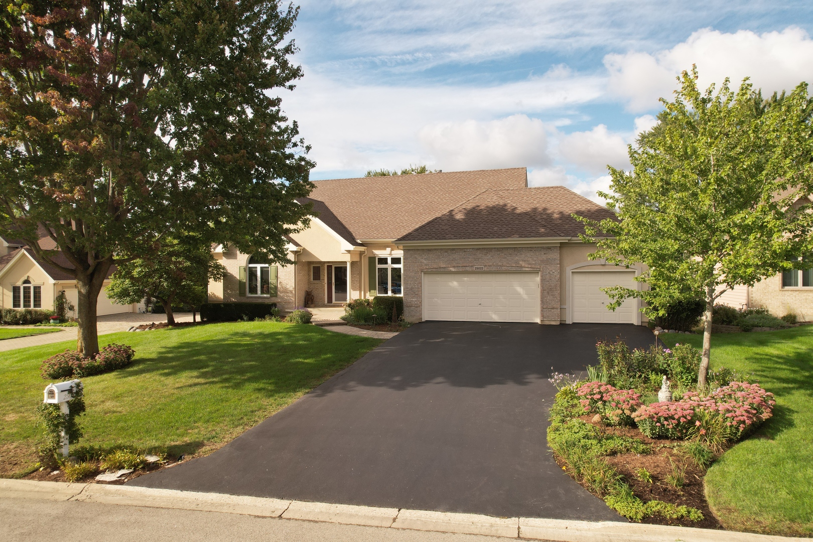 25022 W Palmer Court — photo