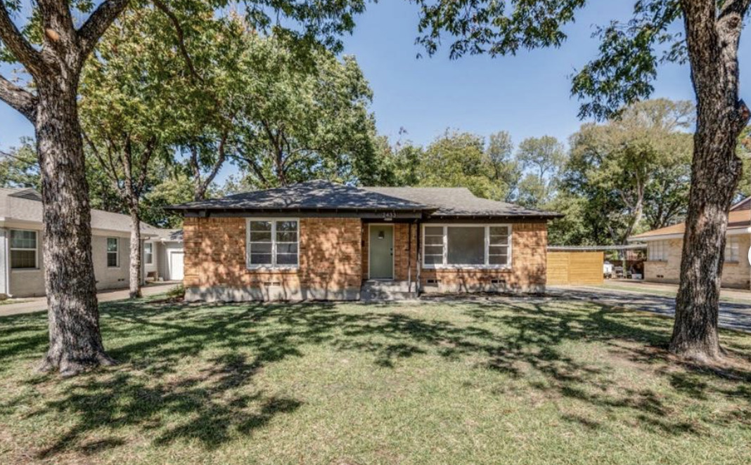 2433 Southwood Drive — photo