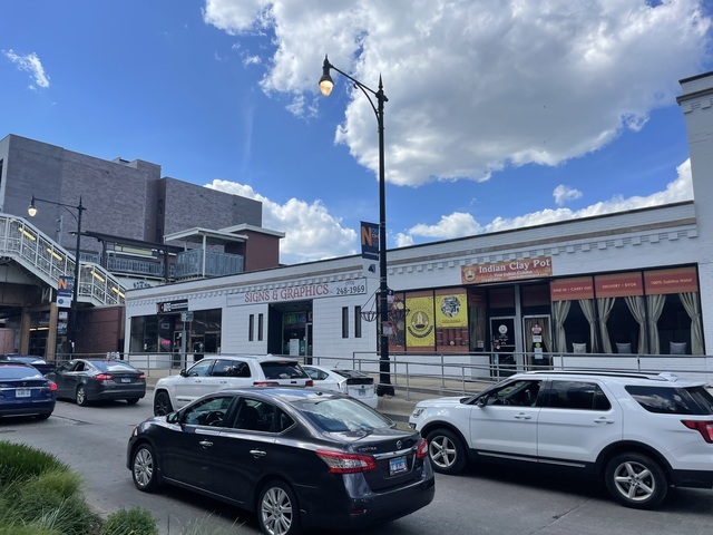 1812 W Irving Park Road — photo