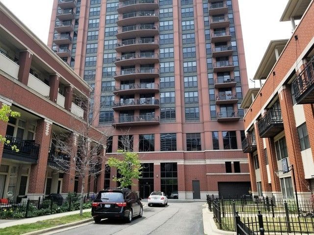 330 N Jefferson Street Unit 1303 — photo