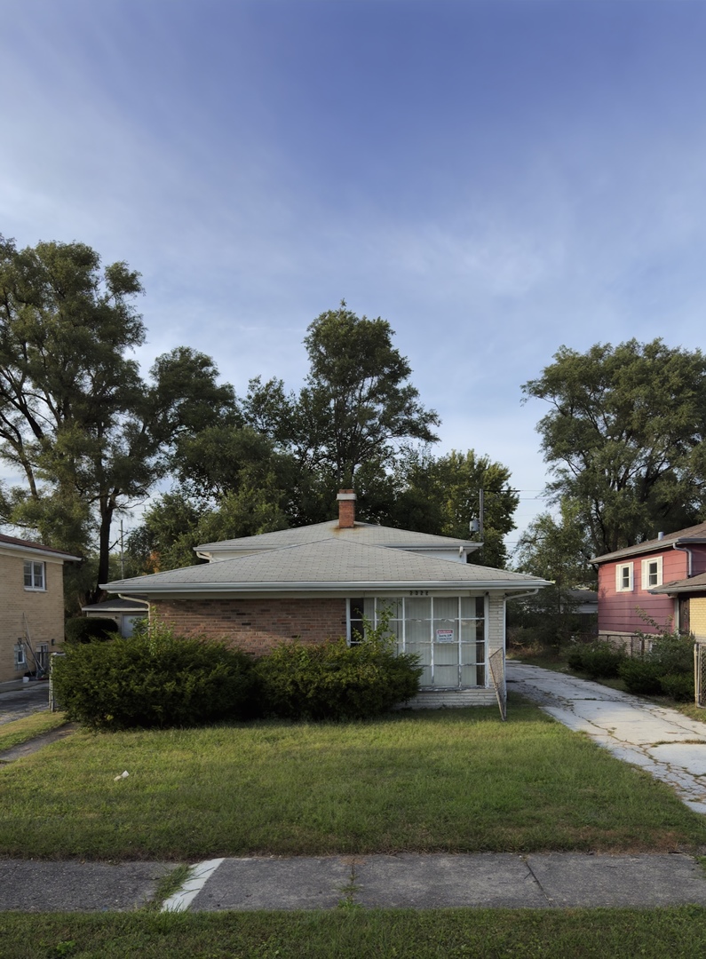 2322 W 157th Place — photo