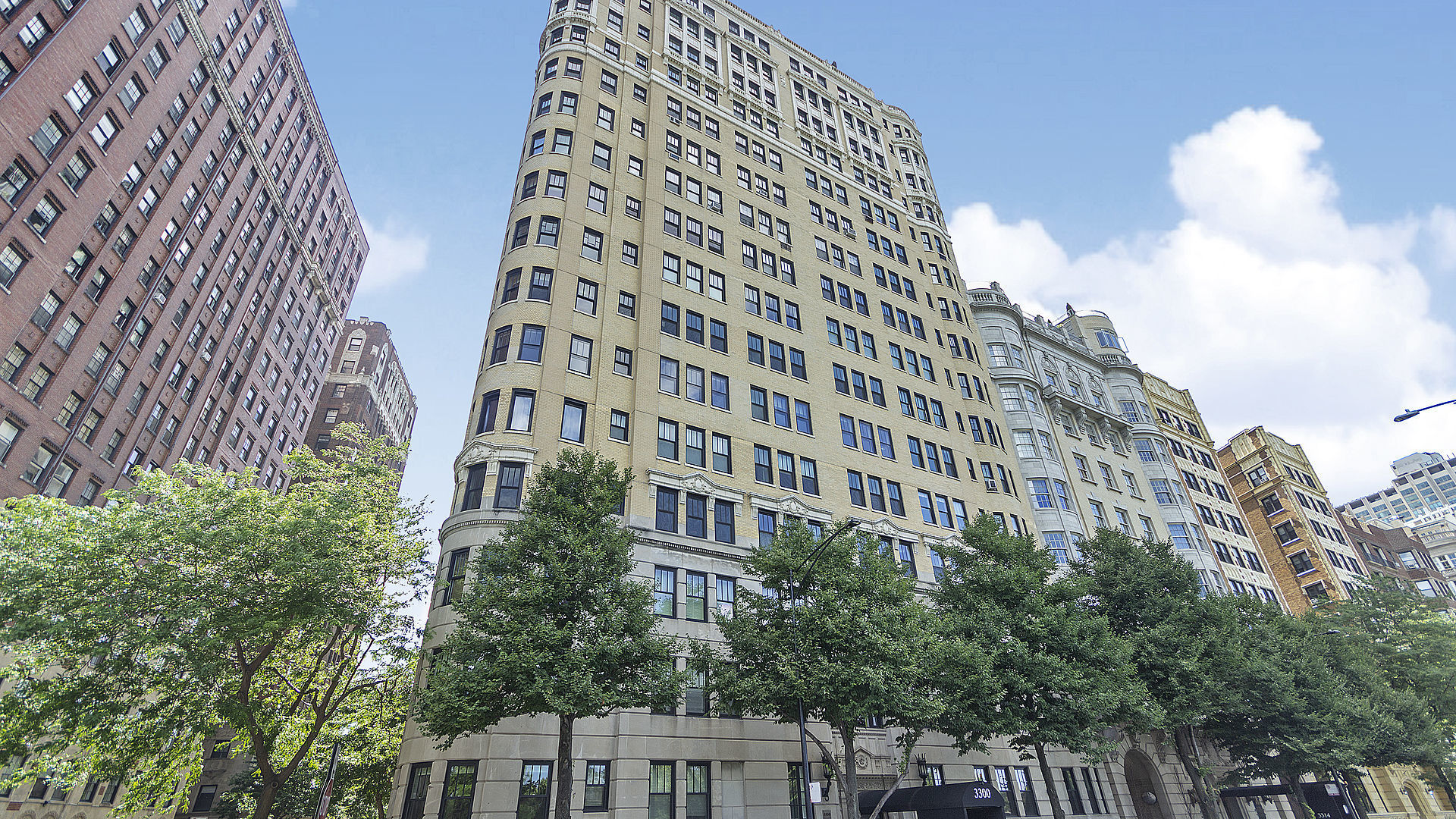 3300 N Lake Shore Drive 8D — photo