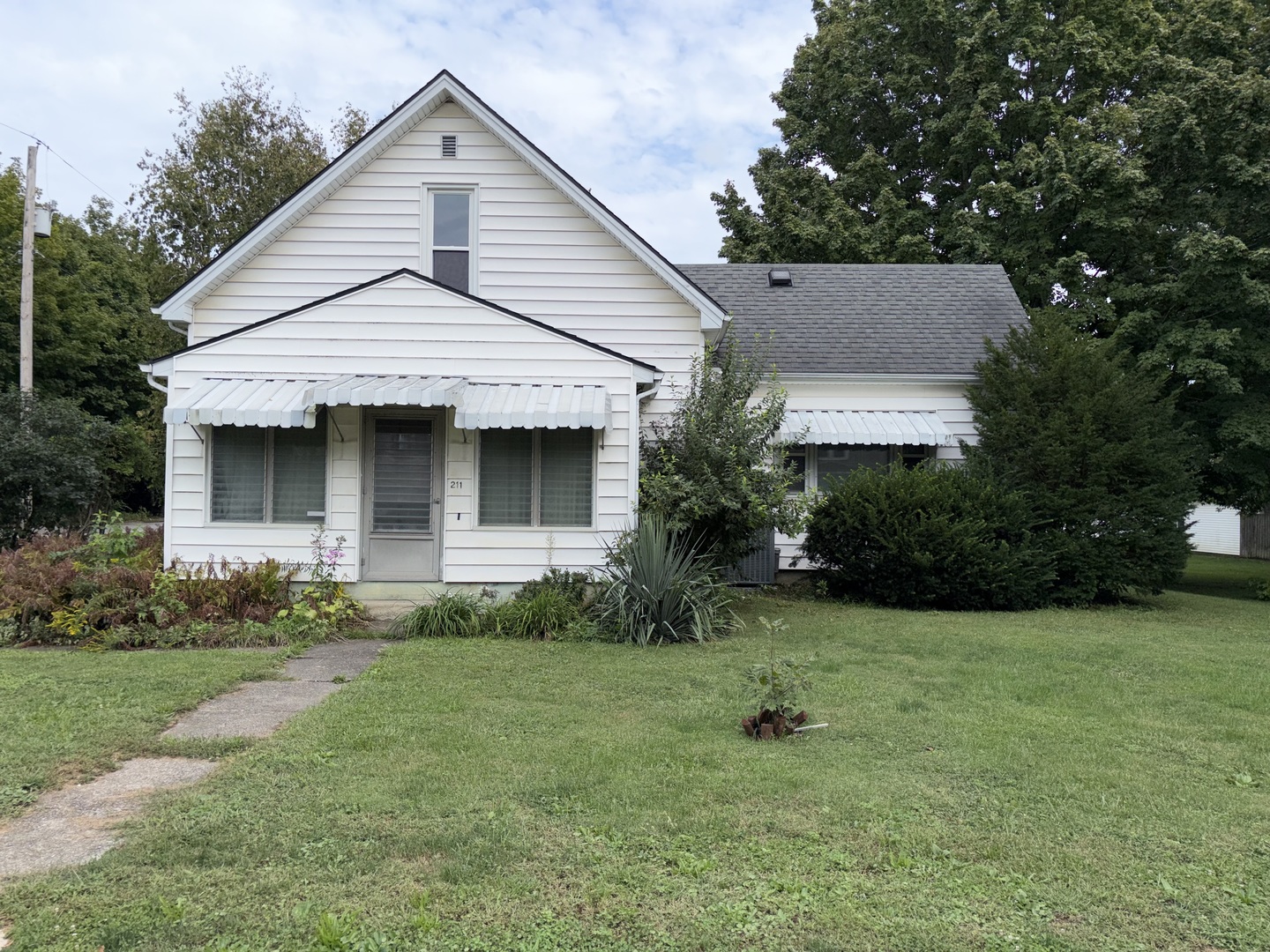 211 N Seminary Street — photo