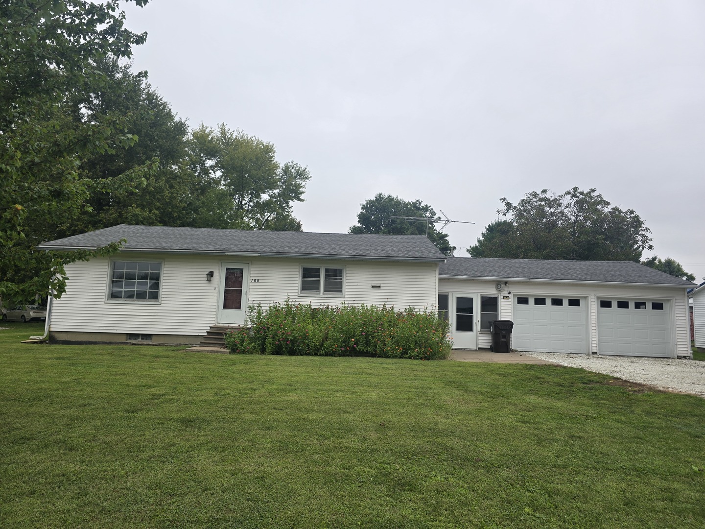 108 S Belmont Street — photo
