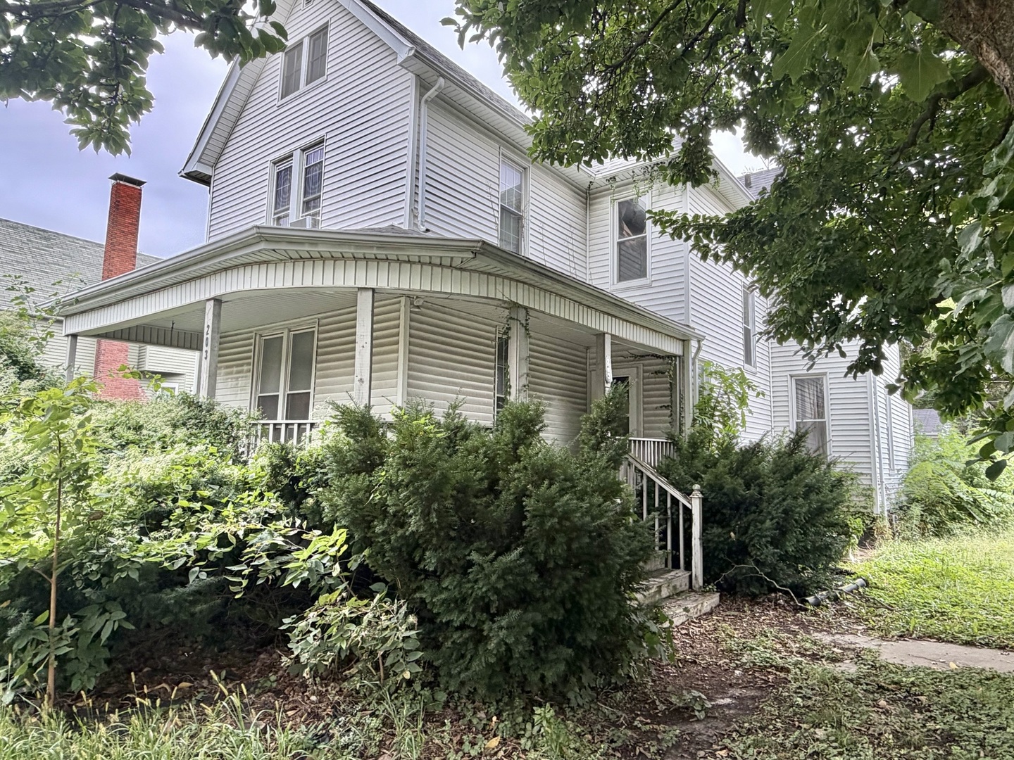 203 W Locust Street — photo