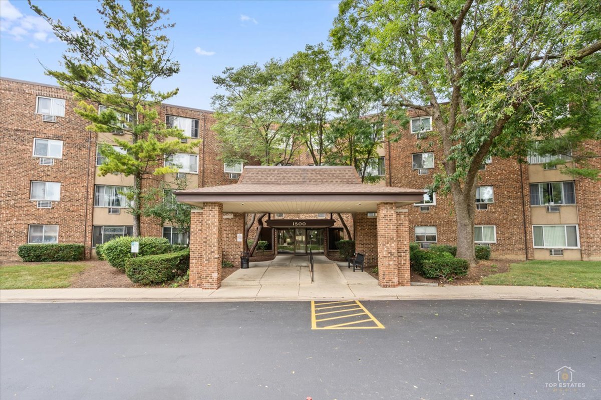 1500 Robin Circle 306 — photo