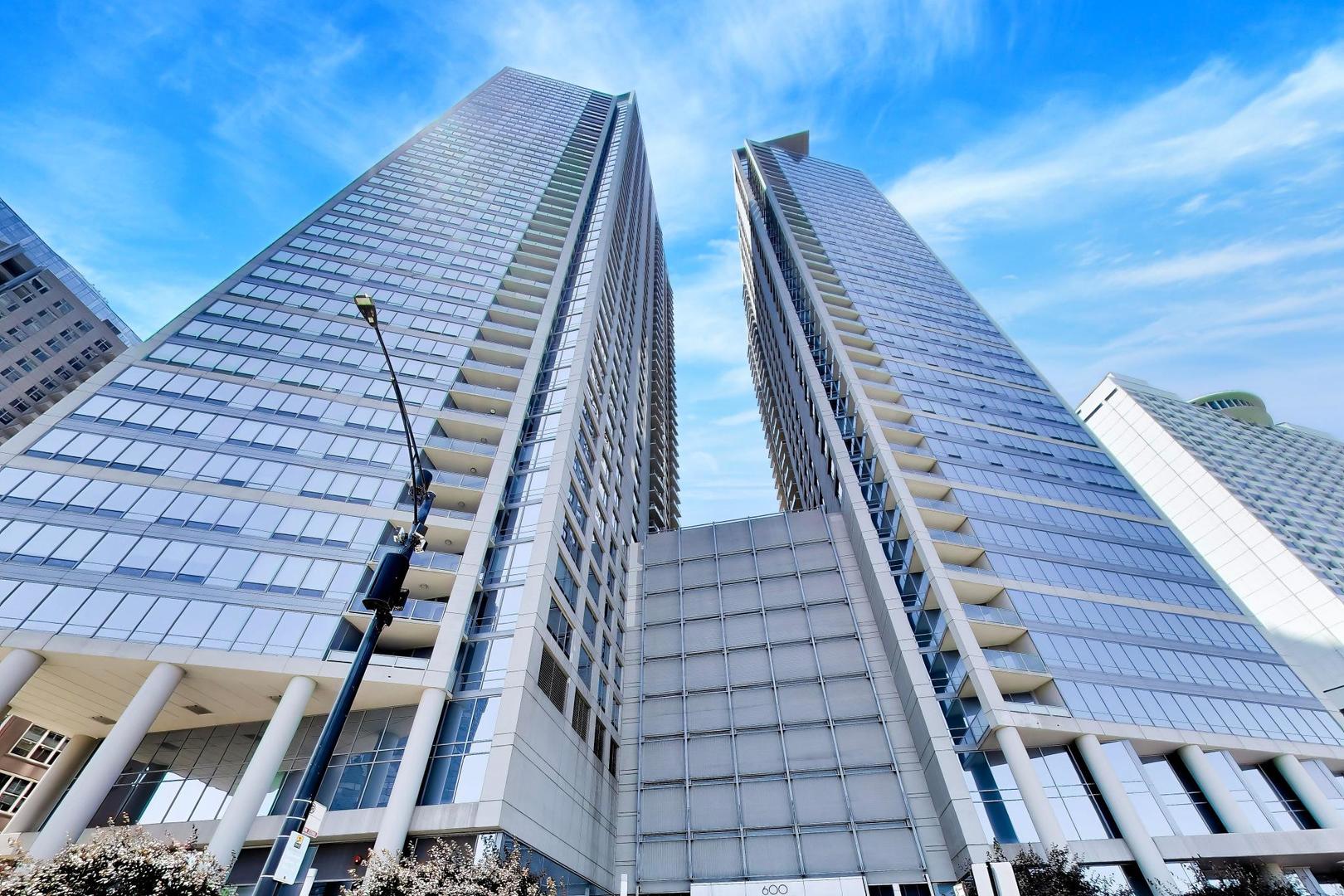 600 N Lake Shore Drive 3602 — photo