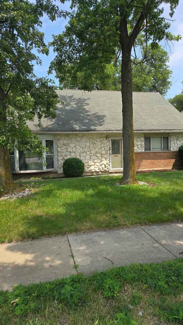 58 Sauk Trail — photo