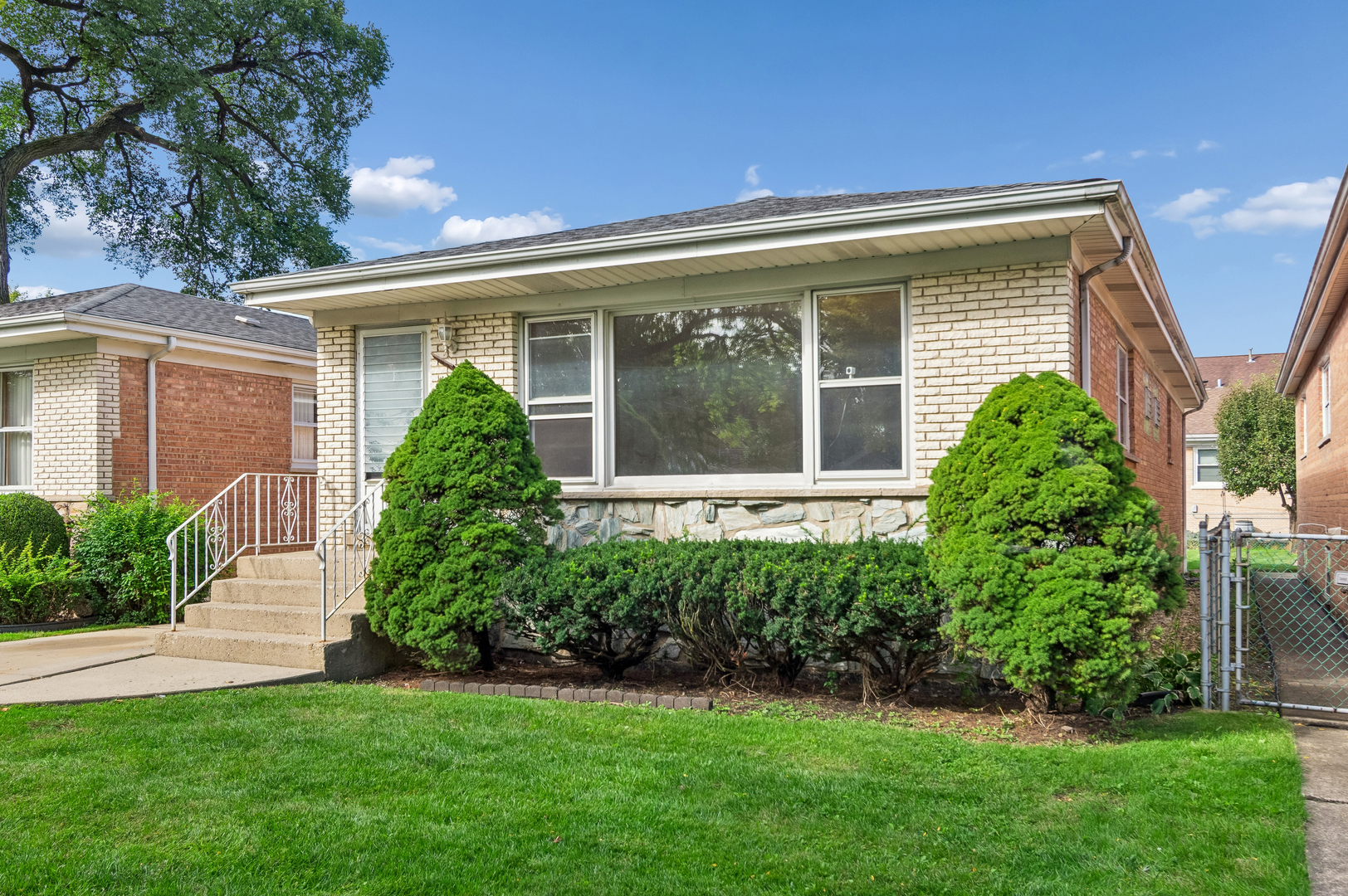 Home in Chicago, IL 60646 — photo 2