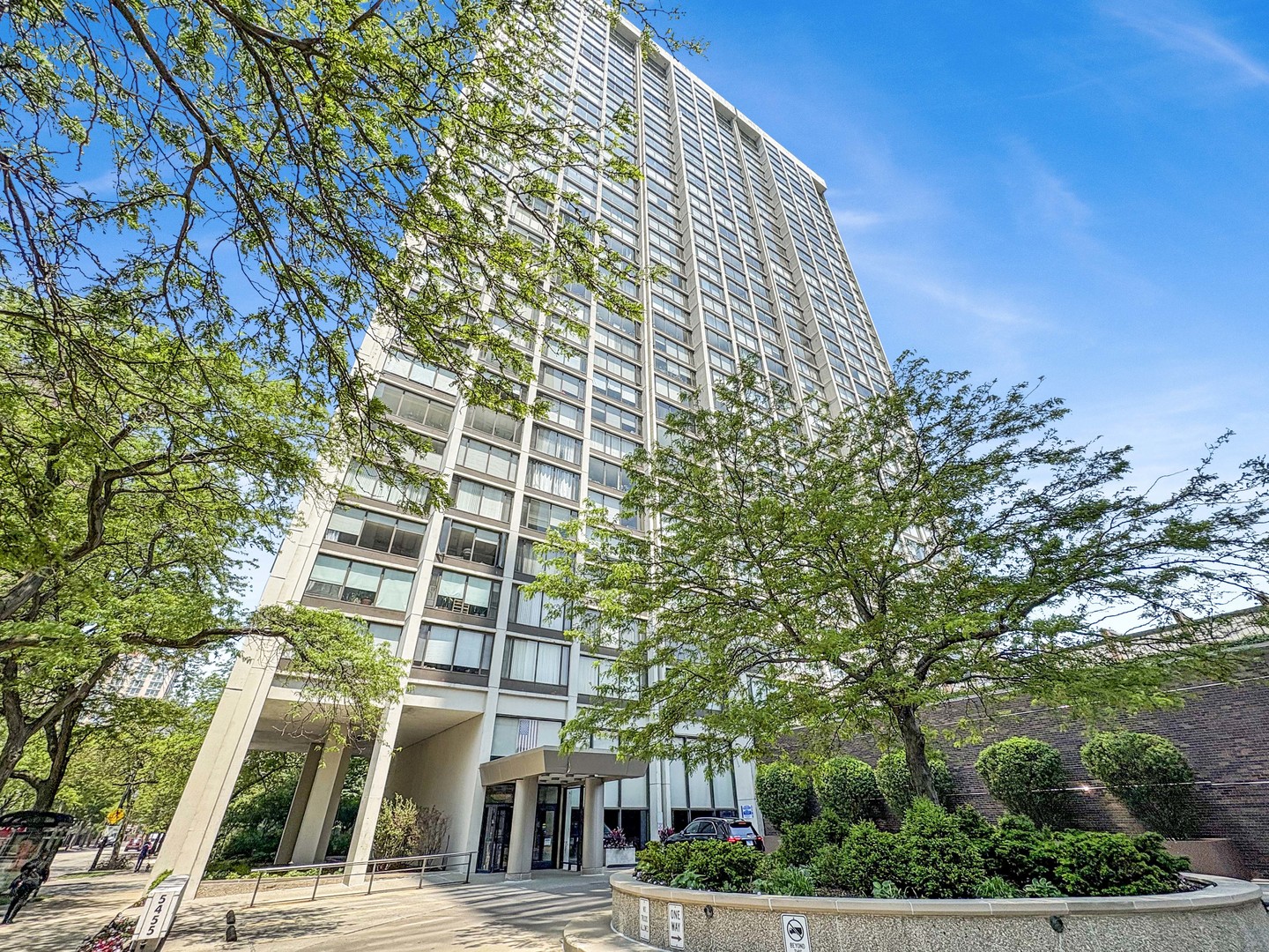 5455 N Sheridan Road 3506 — photo