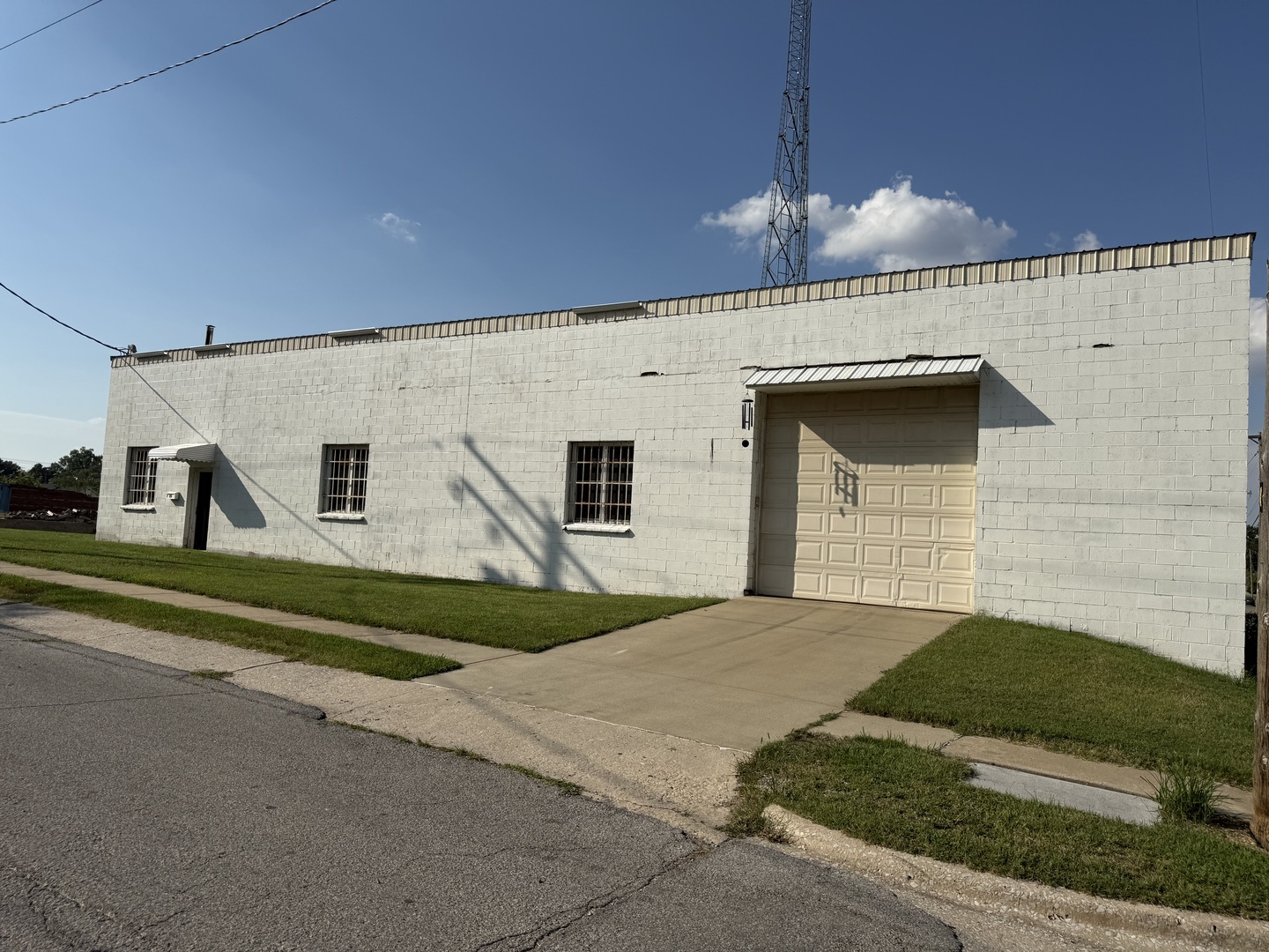 202 E Logan Street — photo