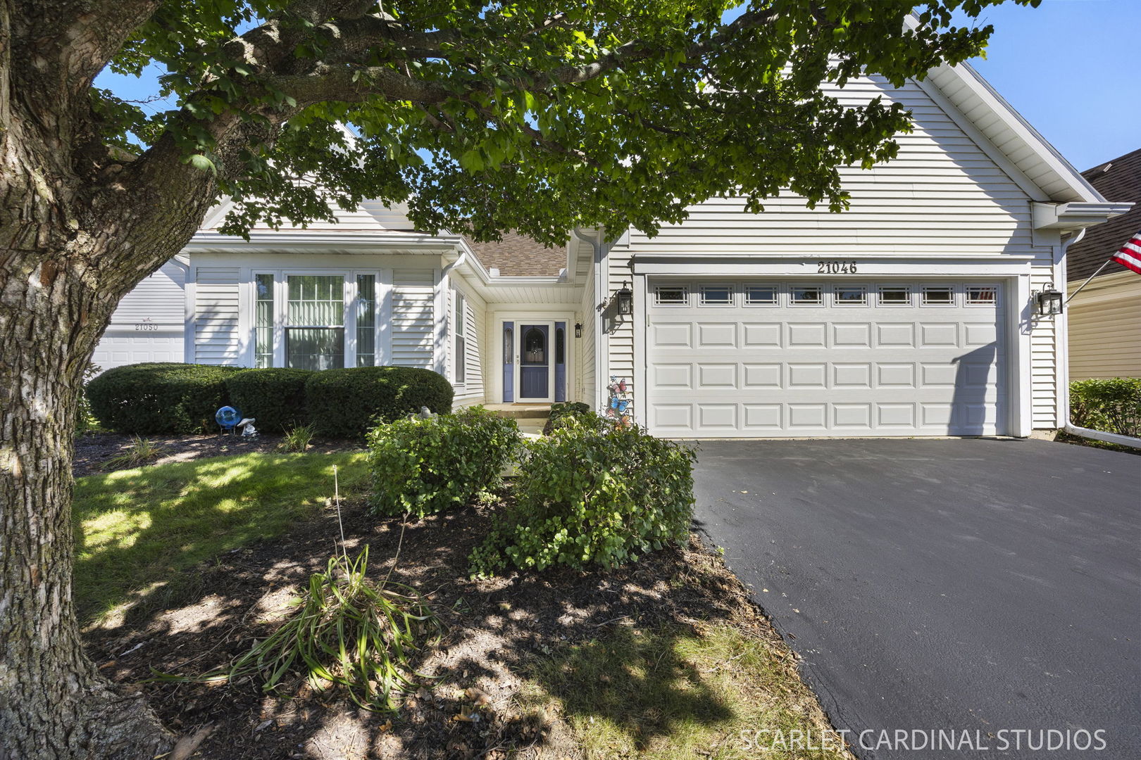 21046 W Walnut Lane — photo