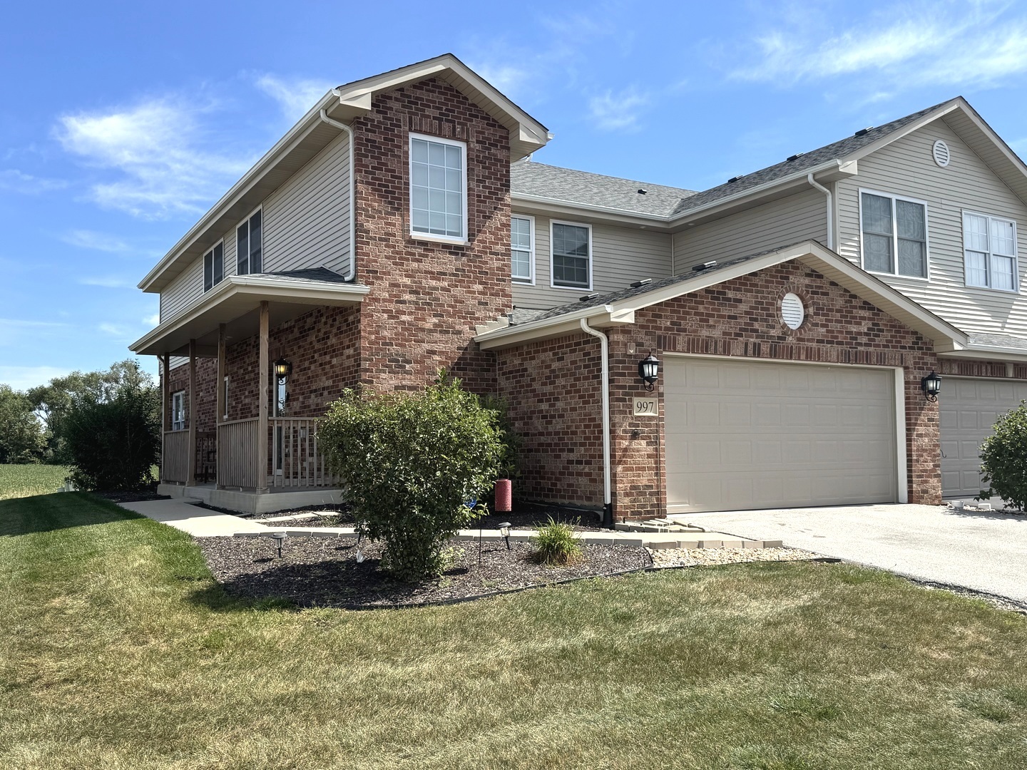 997 Regent Drive — photo
