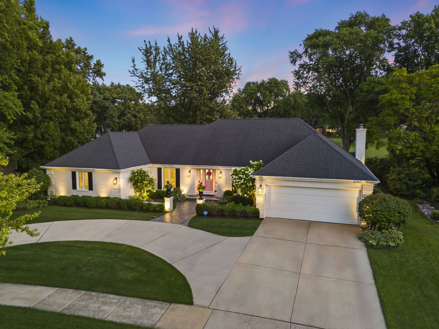 1010 Thunderbird Lane — photo