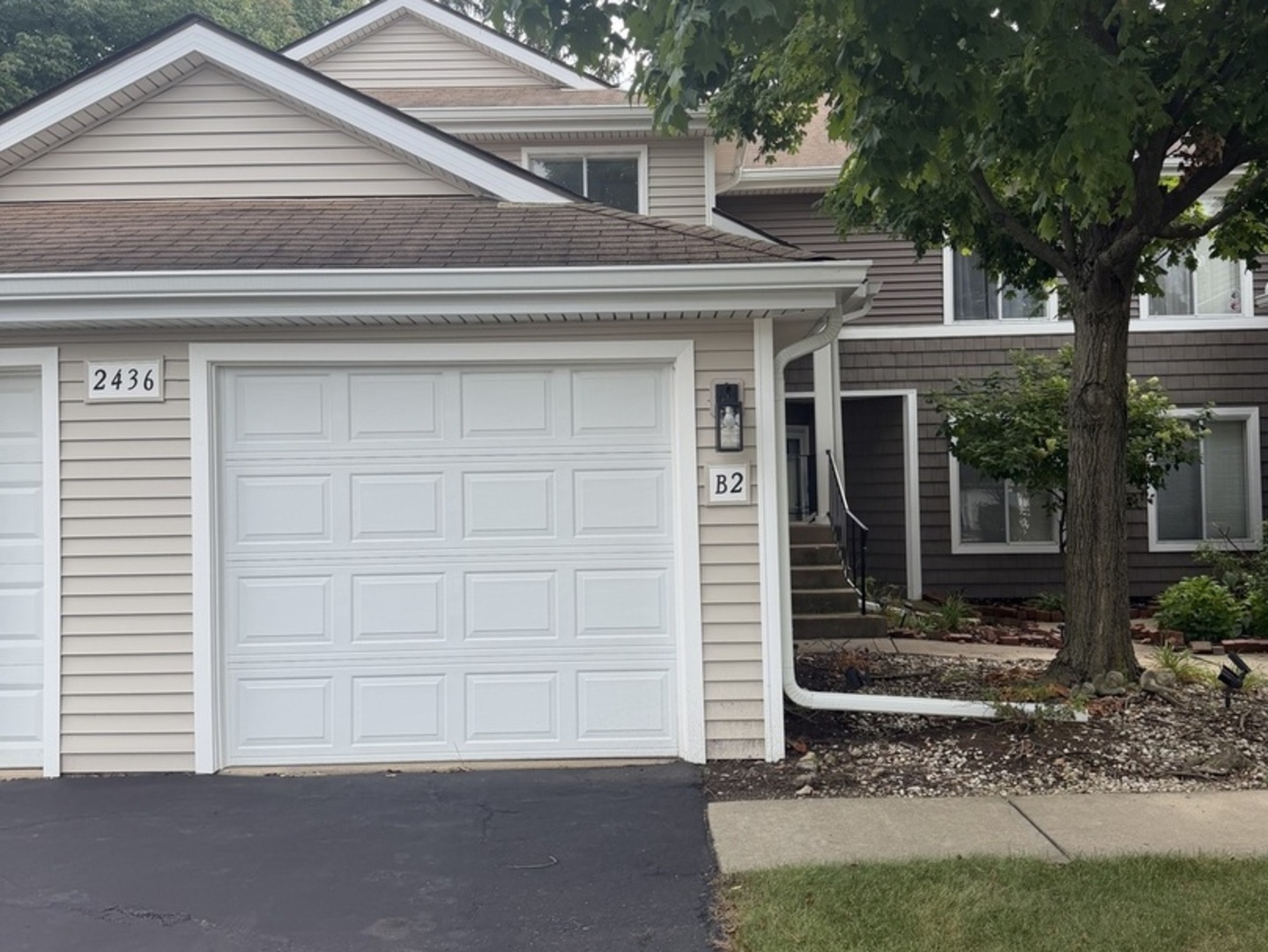 2436 W Salem Court Unit B2 — photo