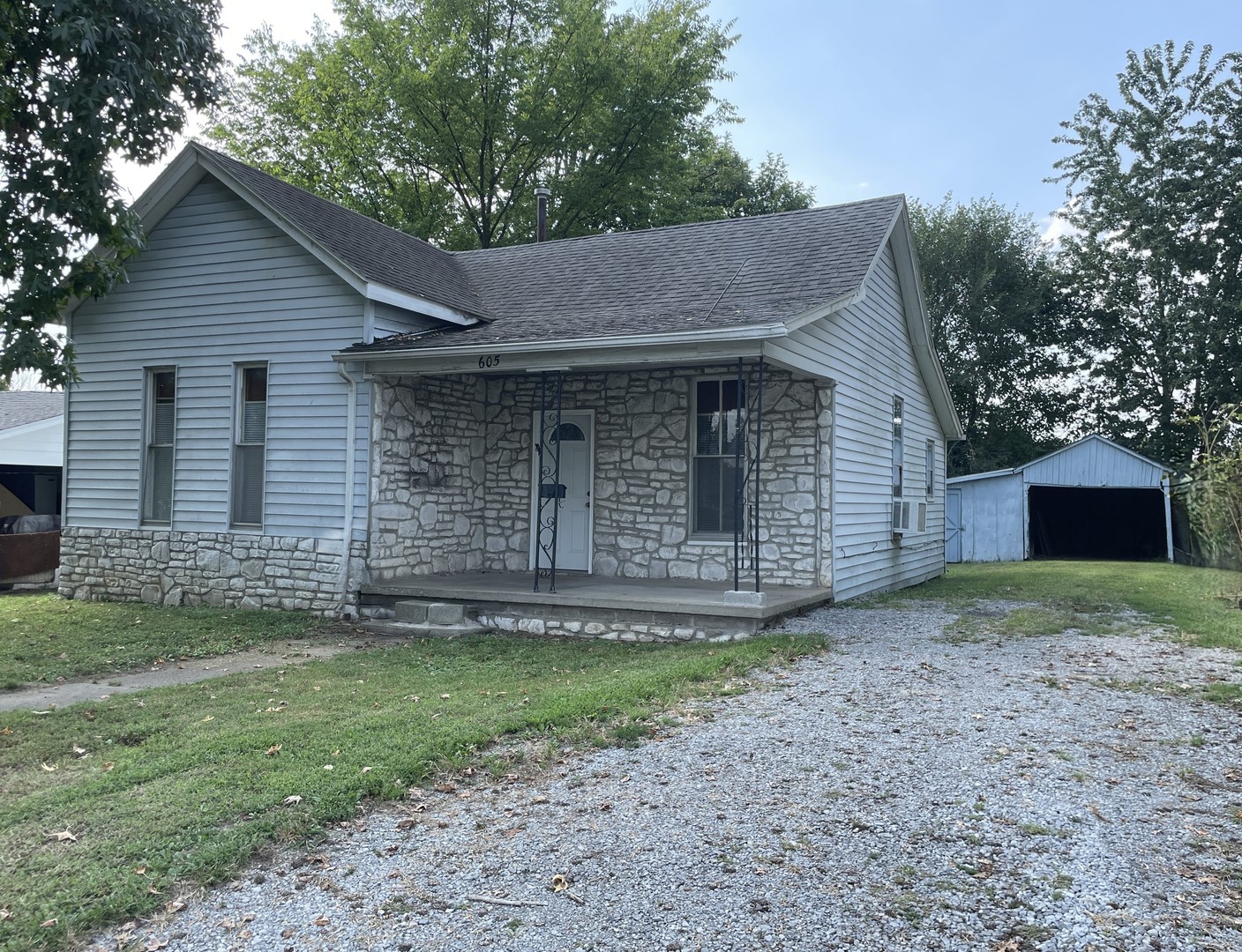 605 Schumaker Street — photo