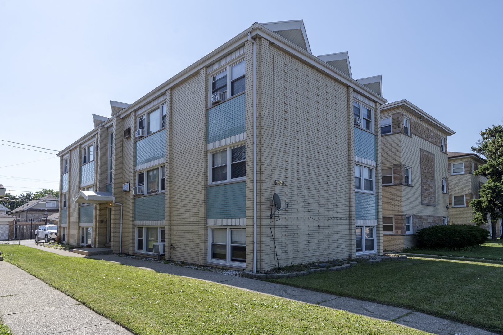 1921 S Harlem Avenue 1W — photo